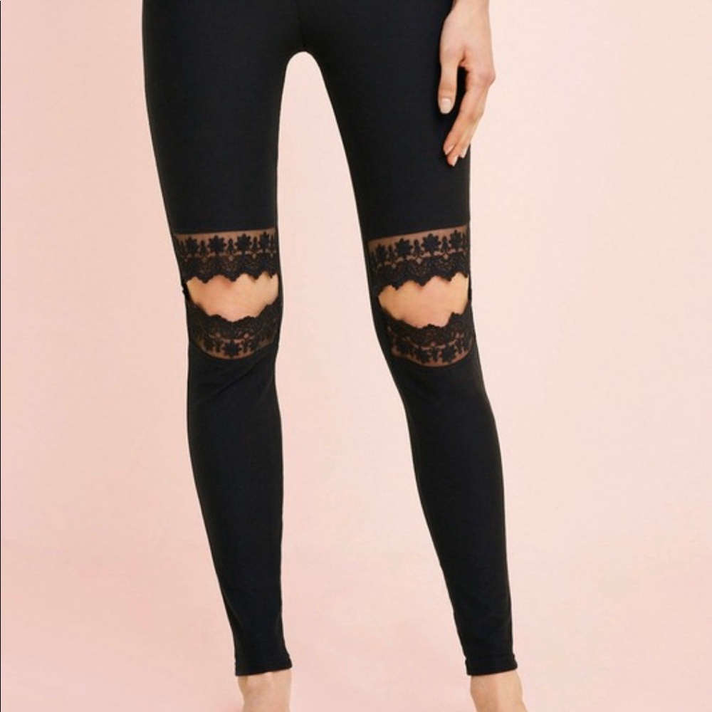 ✨2X HOST PICK✨ NEW 🖤Black SOFT lace knee leggings - Picture 2 of 2